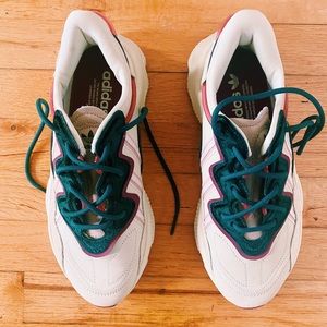 BRAND NEW ADIDAS OZWEEGO Shoes Women’s 8.5
